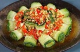 新鲜黄瓜的美味吃法，简单易学的健康料理短视频分享