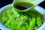 新鲜黄瓜美食视频：健康吃法与制作技巧一网打尽