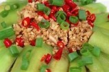 “丝瓜和黄瓜的美味做法大揭秘，夏季清凉食谱推荐！”