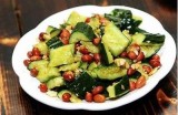 “黄瓜短视频：教你轻松制作美味又健康的黄瓜料理”