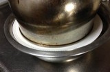 新鲜小黄瓜视频：摘取、清洗与美味制作方法大揭秘