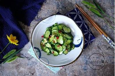 最新黄瓜视频：健康美食教程与创意吃法分享