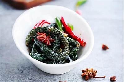 探索神奇的黄色黄瓜：健康美味的营养价值与食用方法