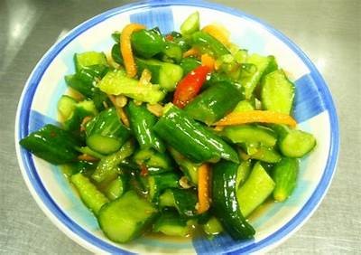 小黄瓜视频：轻松学做夏季清凉爽口小黄瓜菜肴秘诀