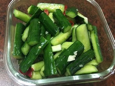 清爽开胃的凉拌黄瓜，简单易做的夏季凉菜教程视频