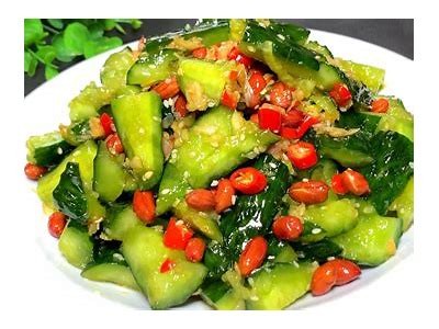 清爽美味！简单凉拌黄瓜的家常做法视频分享