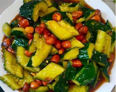 简单美味的凉拌黄瓜制作方法视频，教你夏季消暑小吃