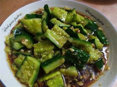 简单易学的凉拌黄瓜做法视频，让你夏日清爽一夏