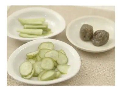 清爽黄瓜短视频，教你制作健康美味的夏季凉拌菜!