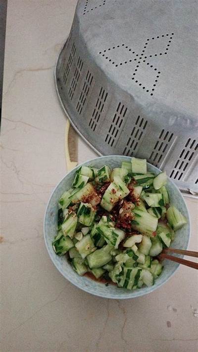 清爽美味凉拌黄瓜的简单做法视频分享