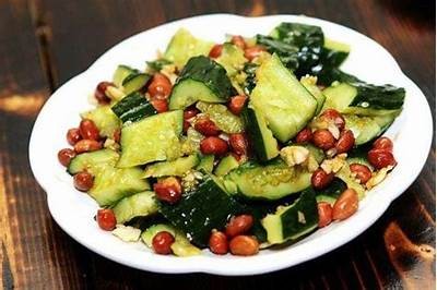 “黄瓜短视频：教你轻松制作美味又健康的黄瓜料理”